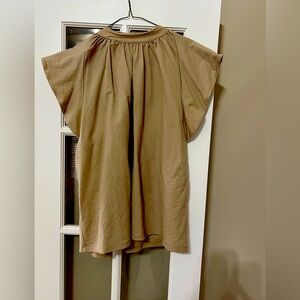 Linen like material, ruffle sleeve top